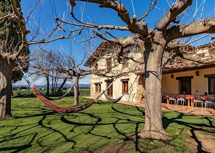 Hotel con piscina: Can Salva Casa Rural En Magnifico Entorno Natural